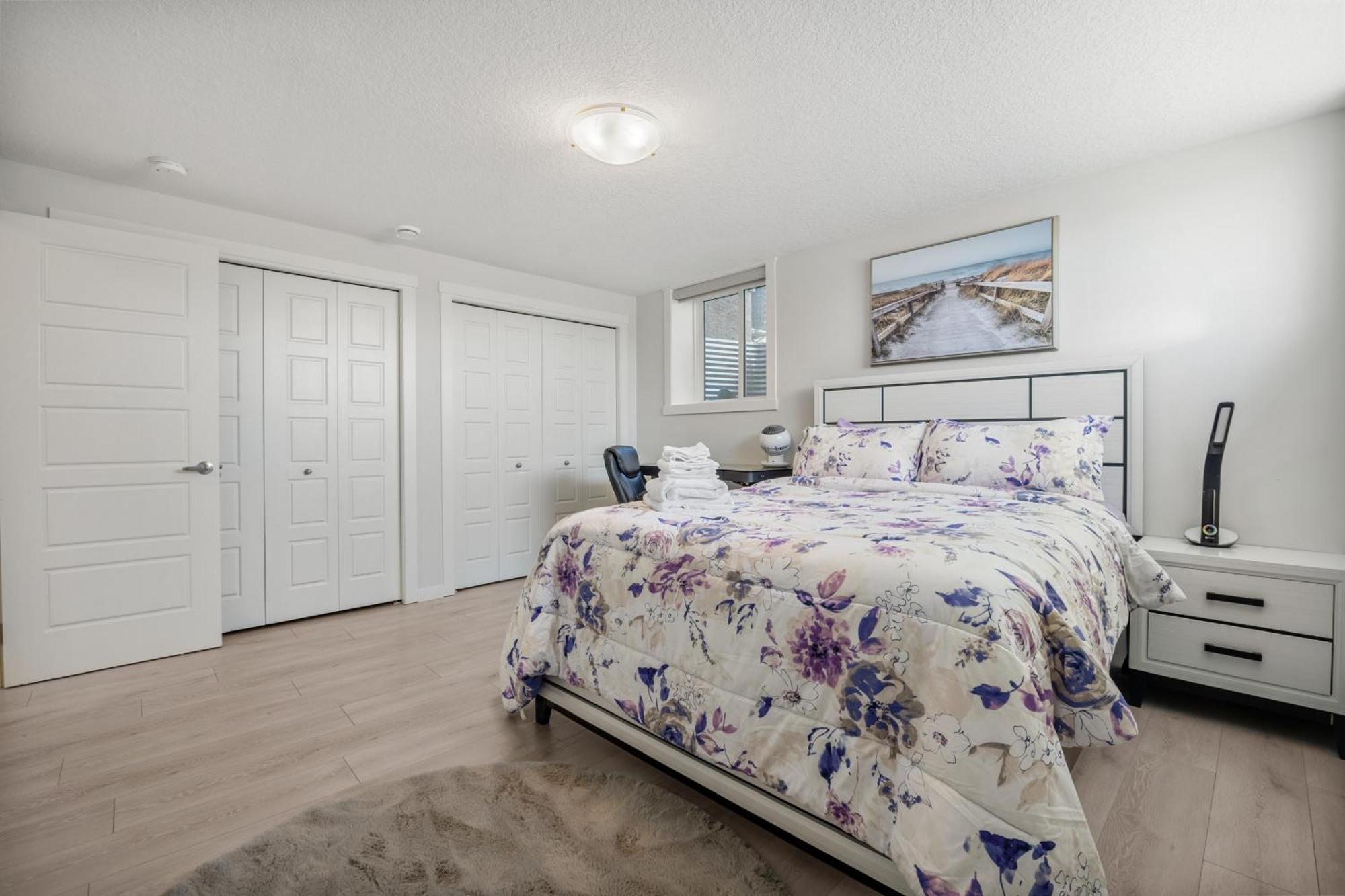 Cozy Rockland Park Unit+Parking Apartment Calgary Exterior photo